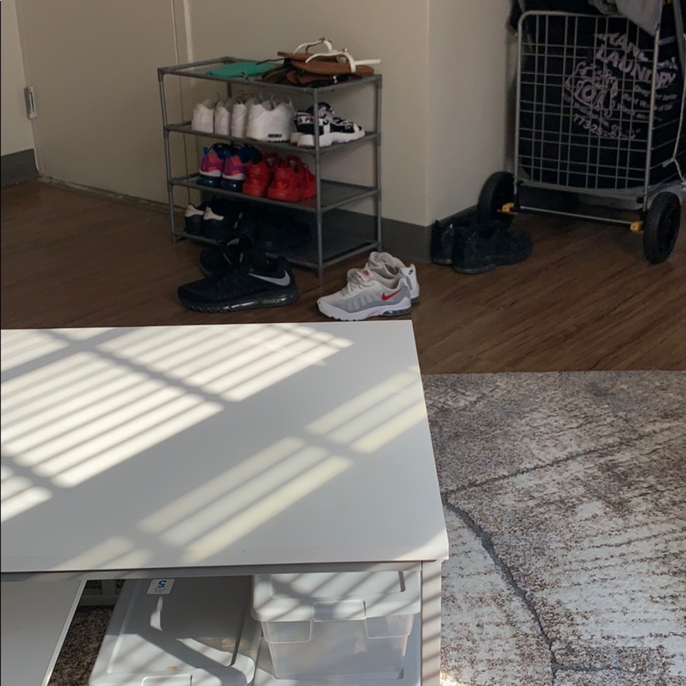 Meet your Posher, Dwight